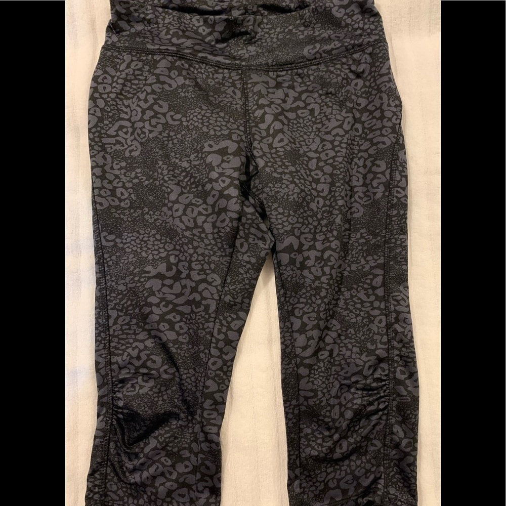 Danskin now Capri Leggings. Size small. W14”; I16”​​​​​​​​​​​​​​​​​​​​